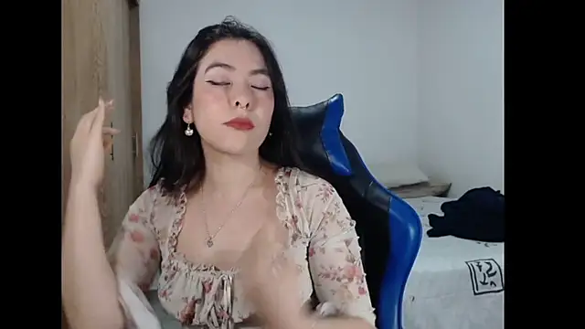 EloiseJun online show from March 28, 3:28 am