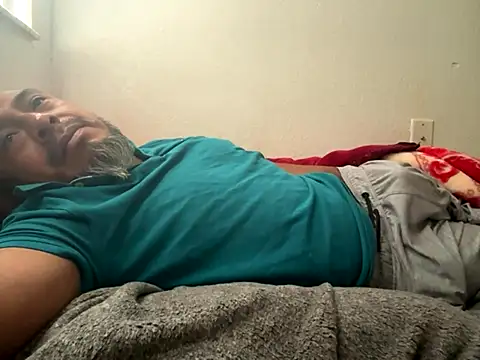 Snapshot of julio_p chatting on October 11, 3:32 pm julio p online show from October 11, 3:32 pm