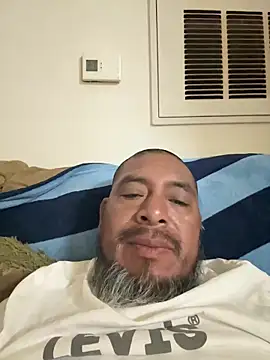 Snapshot of julio_p chatting on October 16, 12:33 am julio p online show from October 16, 12:33 am
