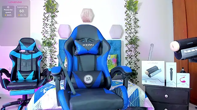  taylor black online show from September 30, 12:15 am