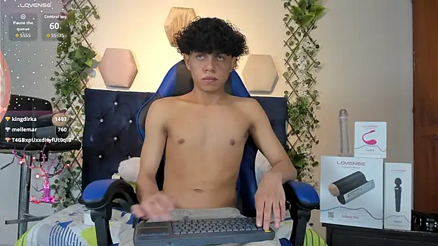 Snapshot of _taylor_black chatting on November 11, 9:04 pm taylor black online show from November 11, 9:04 pm