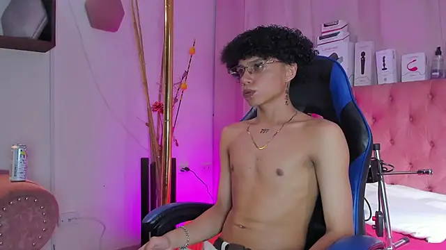  taylor black online show from April 17, 10:02 pm