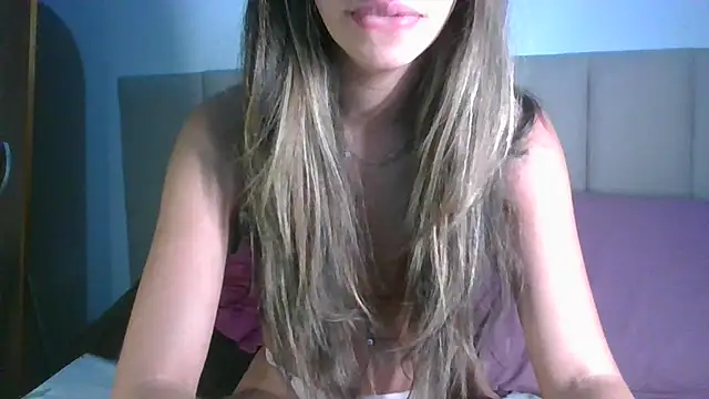 Snapshot of Mayalorenz chatting on September 11, 4:45 am Mayalorenz online show from September 11, 4:45 am