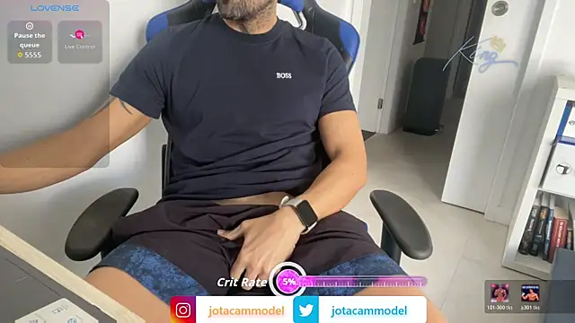 Snapshot of _Jota25_ chatting on June 29, 1:56 am Jota25 online show from June 29, 1:56 am