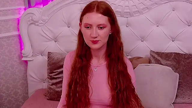 SaraMoor online show from October 6, 6:16 pm