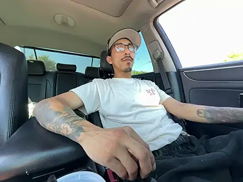 bigdickkane300 online show from June 14, 10:12 pm