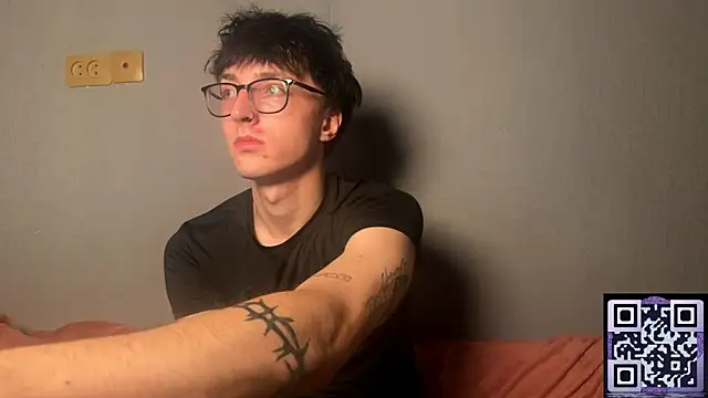 Snapshot of 8goat chatting on October 21, 11:27 pm 8goat online show from October 21, 11:27 pm