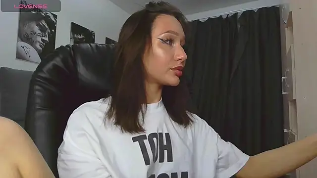 Snapshot of Lisa_Shultz chatting on February 9, 4:11 pm Lisa Shultz online show from February 9, 4:11 pm