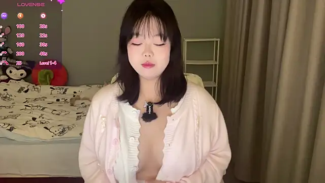 Snapshot of Kittenfishing chatting on November 2, 1:13 pm Kittenfishing online show from November 2, 1:13 pm