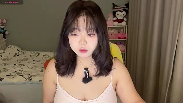 Snapshot of Kittenfishing chatting on November 10, 11:42 am Kittenfishing online show from November 10, 11:42 am