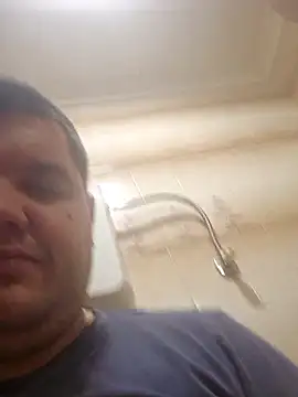 Snapshot of Fgddss33 chatting on January 18, 8:34 pm Fgddss33 online show from January 18, 8:34 pm