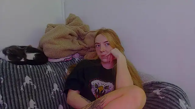 Snapshot of Little-Red21 chatting on November 26, 1:34 pm Little-Red21 online show from November 26, 1:34 pm