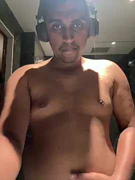 IndianguyinUK online show from December 1, 9:03 am