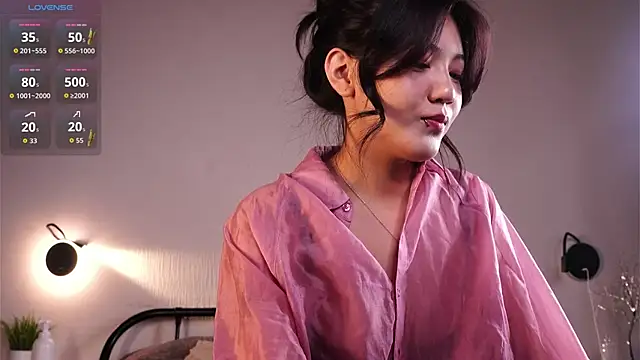 MoiraEger online show from April 2, 4:04 pm