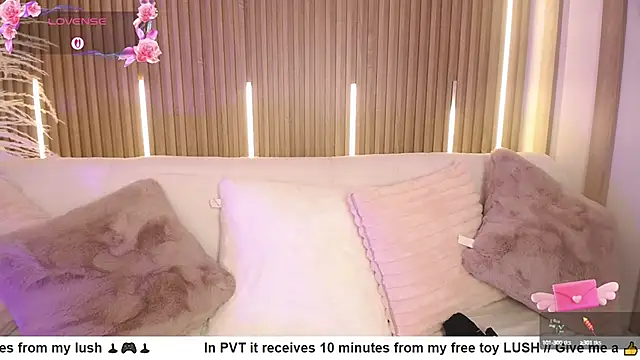 MylaDreams online show from September 20, 3:40 am