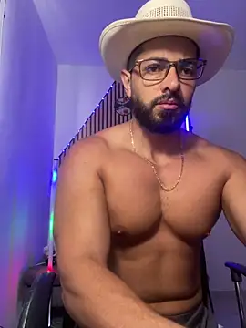 Snapshot of magnumchris chatting on February 6, 3:04 pm magnumchris online show from February 6, 3:04 pm