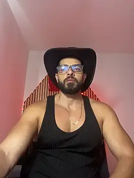 Snapshot of magnumchris chatting on February 14, 8:27 pm magnumchris online show from February 14, 8:27 pm