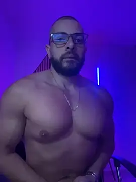 Snapshot of magnumchris chatting on February 18, 3:13 am magnumchris online show from February 18, 3:13 am