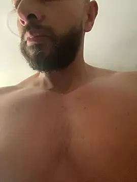 Snapshot of magnumchris chatting on February 22, 12:47 pm magnumchris online show from February 22, 12:47 pm