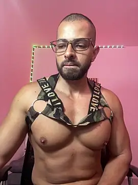 magnumchris online show from April 14, 3:51 pm