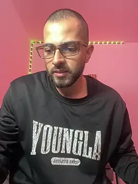 magnumchris online show from April 15, 11:49 pm