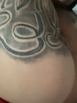 Snapshot of ailenn210 chatting on October 8, 7:33 pm ailenn210 online show from October 8, 7:33 pm