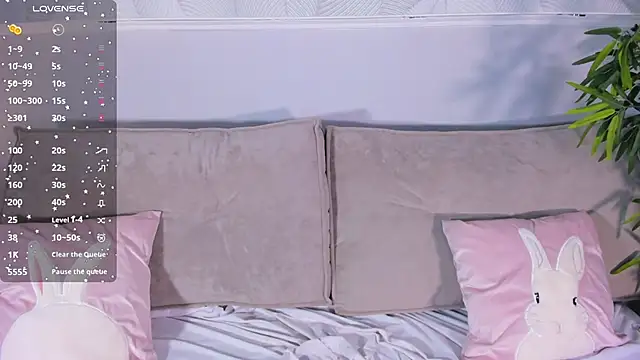 Molly Platt online show from September 30, 12:04 am