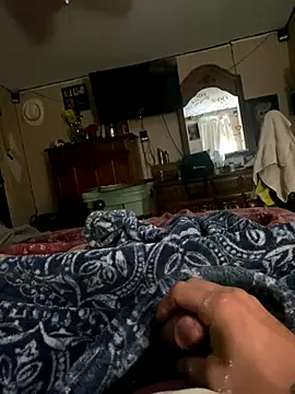 Snapshot of Lilbig_24 chatting on October 15, 4:56 am Lilbig 24 online show from October 15, 4:56 am