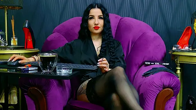 Snapshot of VivianReeve chatting on May 25, 12:44 pm VivianReeve online show from May 25, 12:44 pm