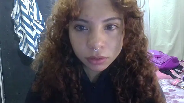 Snapshot of VioletV chatting on May 27, 12:29 am VioletV online show from May 27, 12:29 am