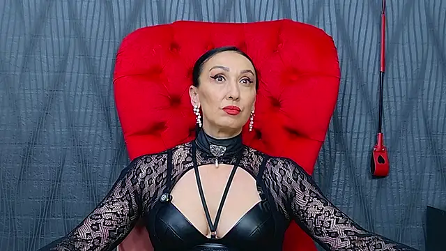 Snapshot of MistressDora chatting on July 2, 6:19 am MistressDora online show from July 2, 6:19 am