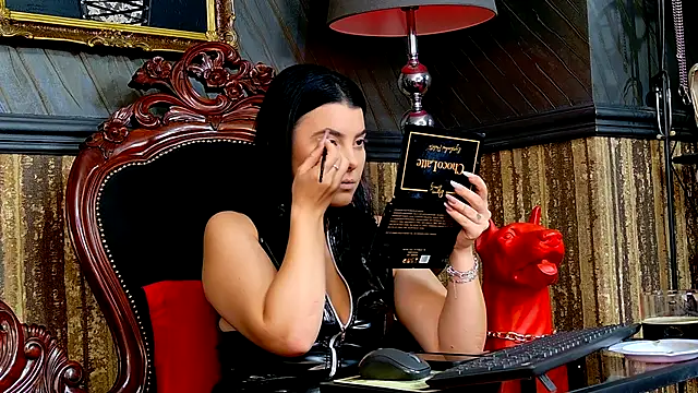 Snapshot of MistressEly chatting on October 20, 11:54 am MistressEly online show from October 20, 11:54 am