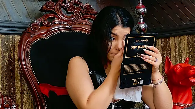 Snapshot of MistressEly chatting on October 24, 10:44 am MistressEly online show from October 24, 10:44 am