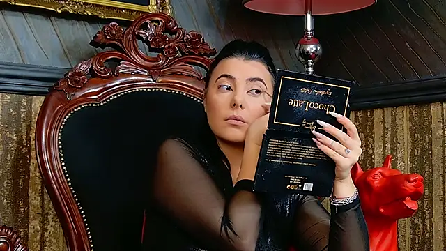 Snapshot of MistressEly chatting on November 3, 12:50 pm MistressEly online show from November 3, 12:50 pm