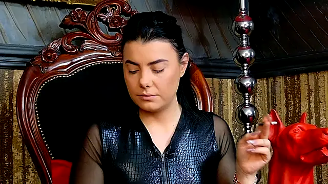 Snapshot of MistressEly chatting on November 9, 12:25 pm MistressEly online show from November 9, 12:25 pm