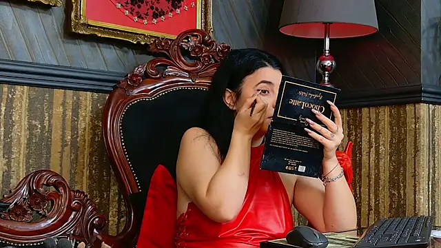 Snapshot of MistressEly chatting on December 2, 7:03 am MistressEly online show from December 2, 7:03 am