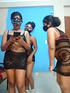 Snapshot of Sexy_dolls chatting on November 25, 1:11 pm Sexy dolls online show from November 25, 1:11 pm