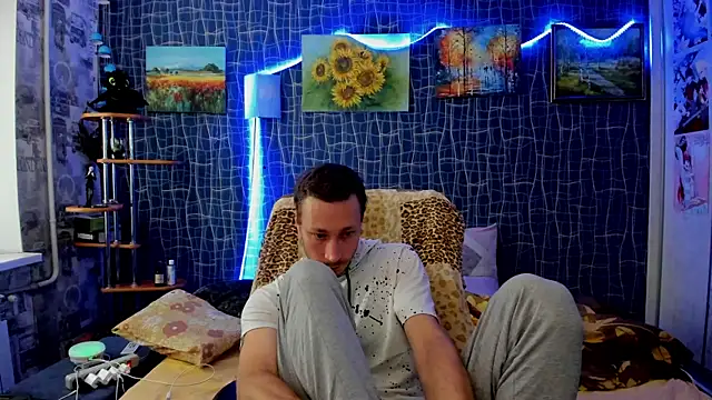 Snapshot of CuteBoy228 chatting on November 29, 9:34 am CuteBoy228 online show from November 29, 9:34 am