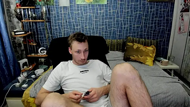 CuteBoy228 online show from March 18, 6:33 pm