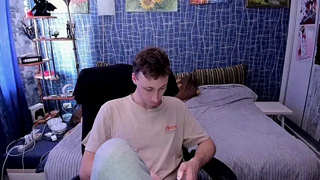 CuteBoy228 online show from March 21, 12:43 pm