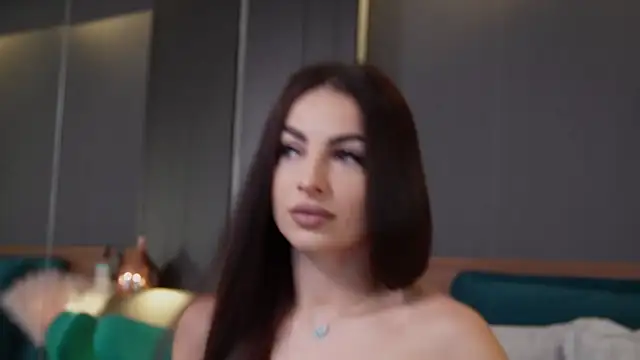 Snapshot of EmilyTrix chatting on February 12, 5:46 am EmilyTrix online show from February 12, 5:46 am