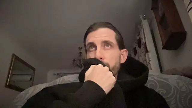 Big8inchUncutCock online show from April 11, 10:47 pm