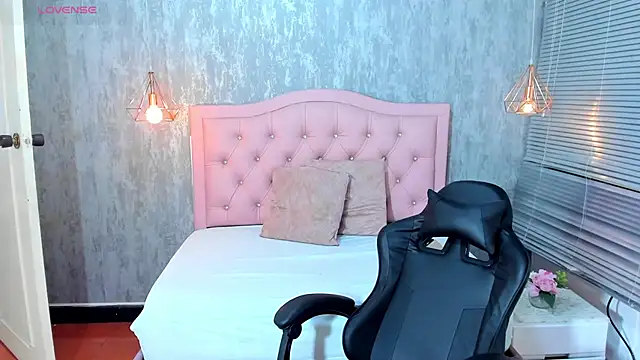 lissa jhonsoon online show from March 14, 12:50 am