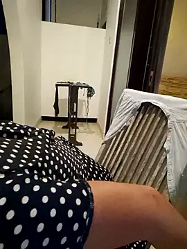 CelynaRoss online show from February 9, 3:38 pm