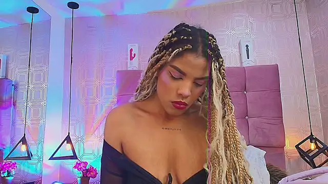 Snapshot of LexieBloom chatting on October 7, 3:58 am LexieBloom online show from October 7, 3:58 am