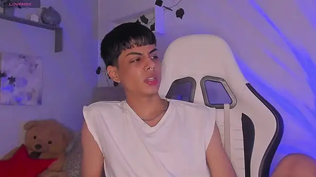 Thomas wil online show from April 21, 12:45 am