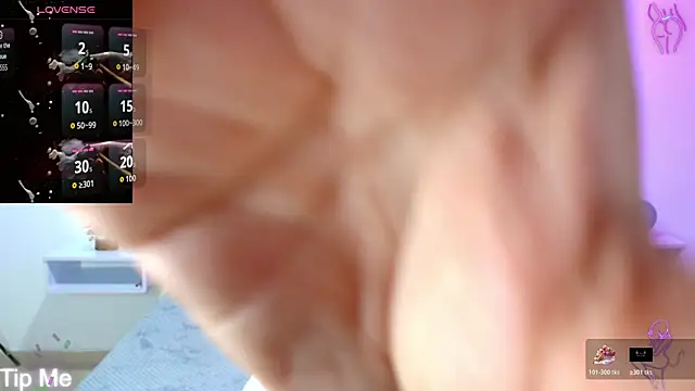 Snapshot of cherry_juicyxxx chatting on December 3, 11:47 pm cherry juicyxxx online show from December 3, 11:47 pm