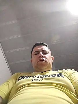 Snapshot of BigCristh79 chatting on May 12, 8:50 pm BigCristh79 online show from May 12, 8:50 pm