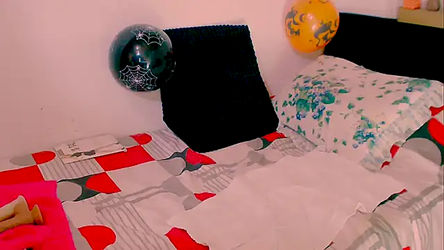 Snapshot of Kendraline1 chatting on October 30, 9:15 pm Kendraline1 online show from October 30, 9:15 pm