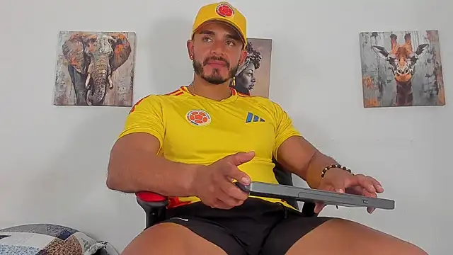 magnusclark online show from July 3, 6:14 pm